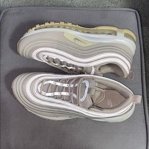 Women Nike’s size 9.